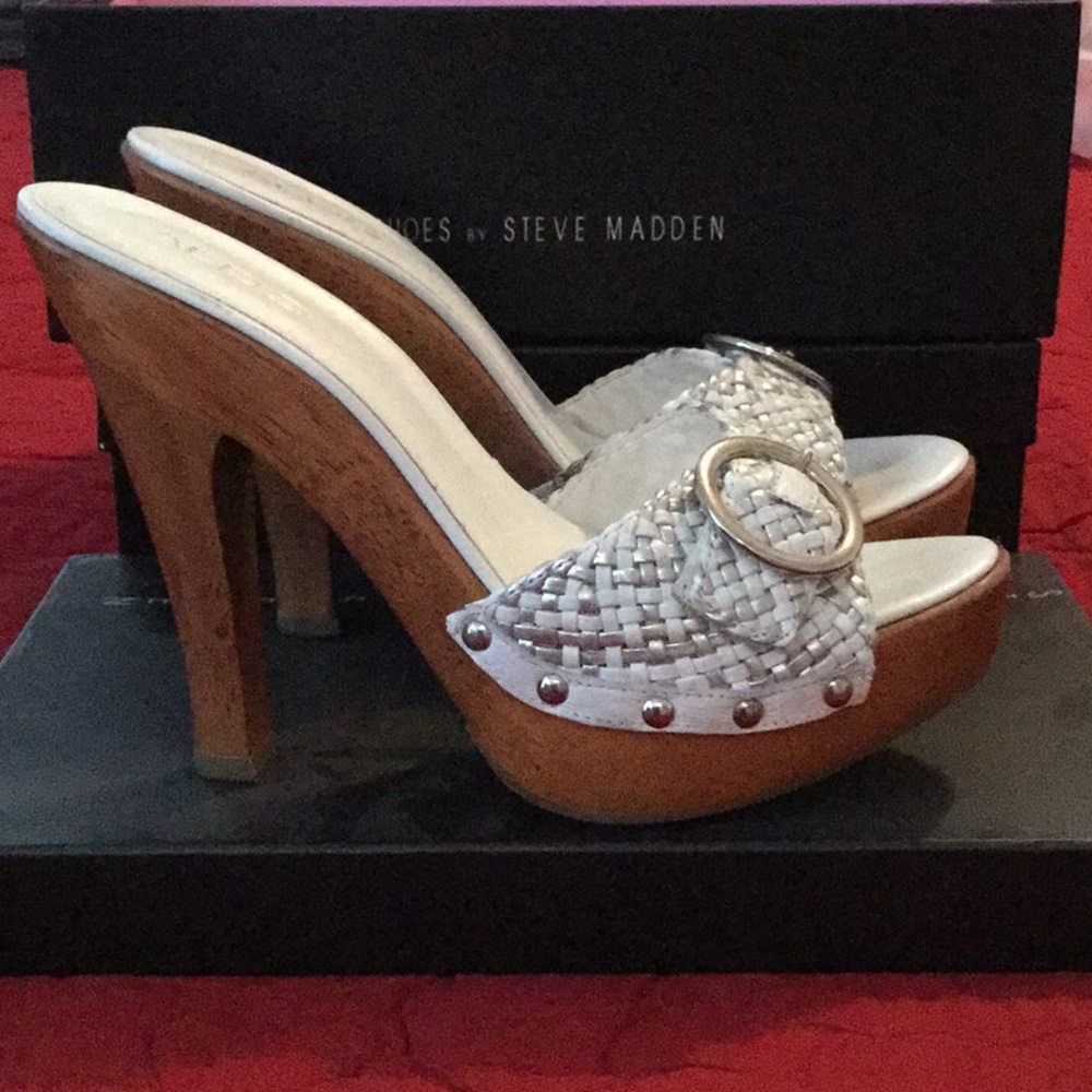 Aldo basketweave slides